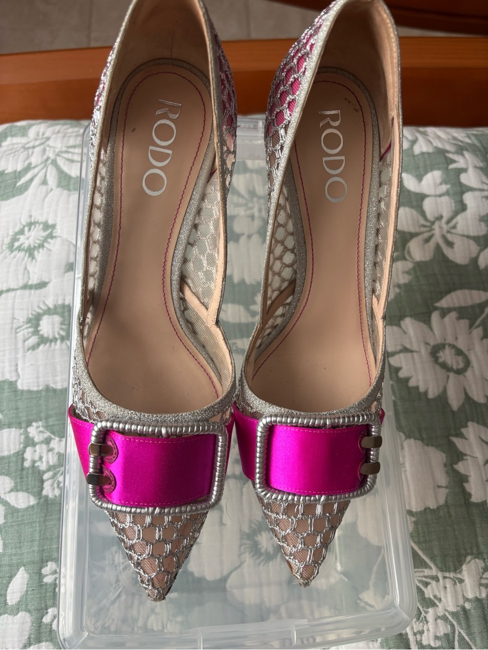 RODO Mesh Pointed-Toe Pumps with Fuchsia Accent
